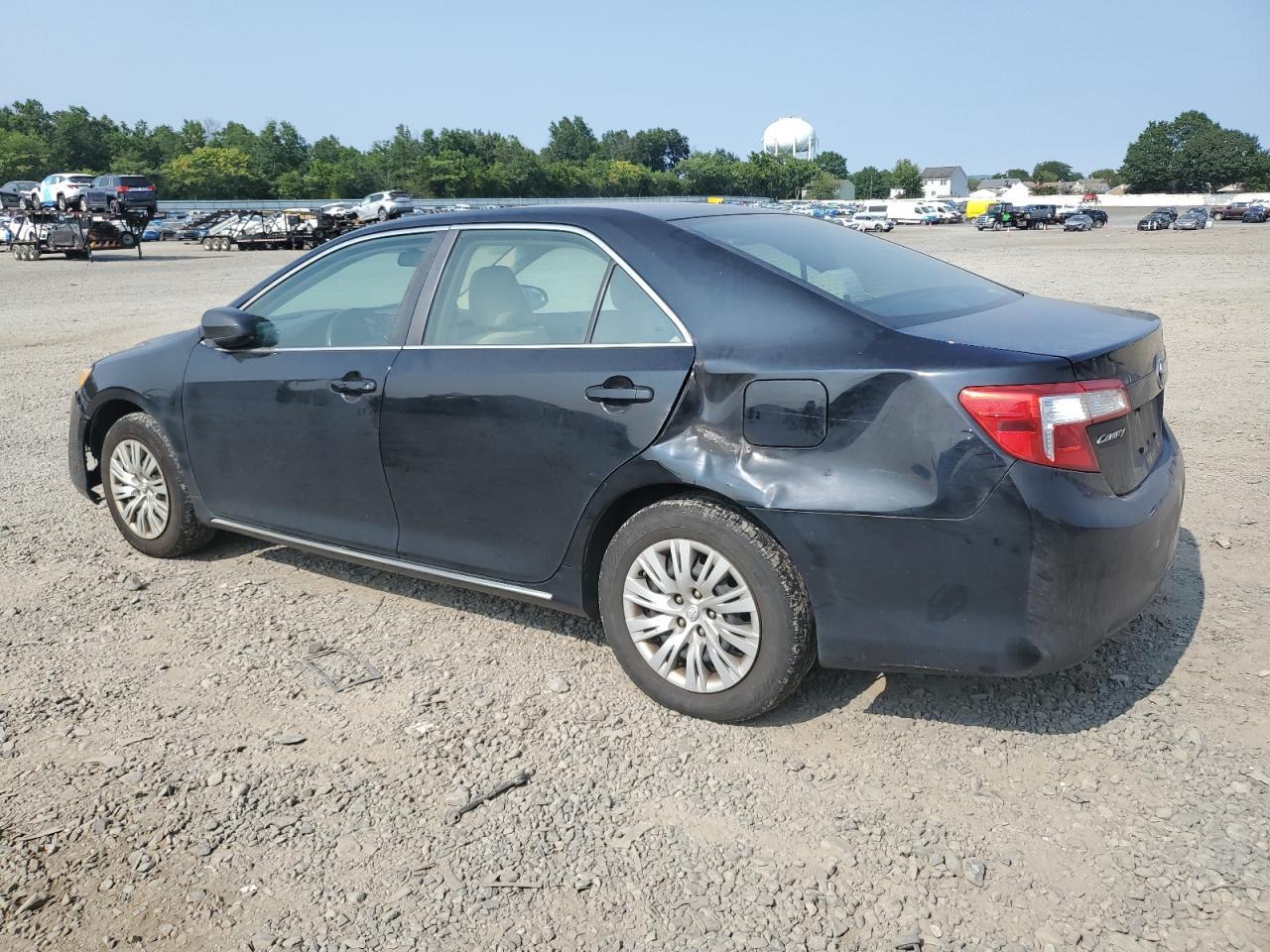 2012 Toyota Camry Base - Фото 2