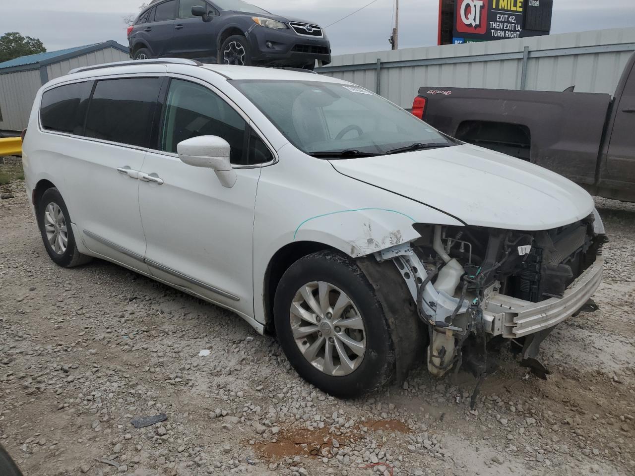 2018 Chrysler Pacifica Touring L - Фото 4