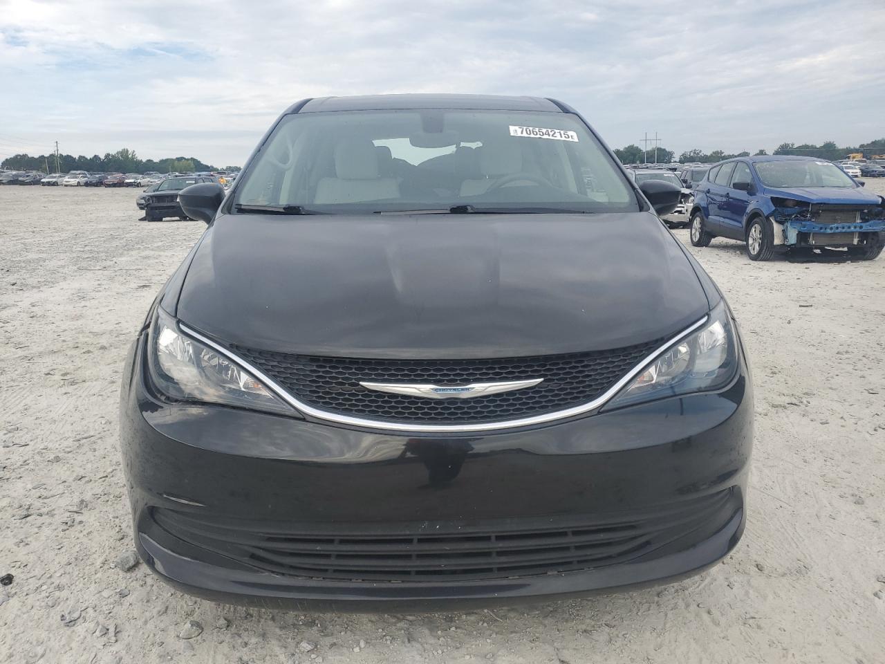 2017 Chrysler Pacifica Touring - Фото 5