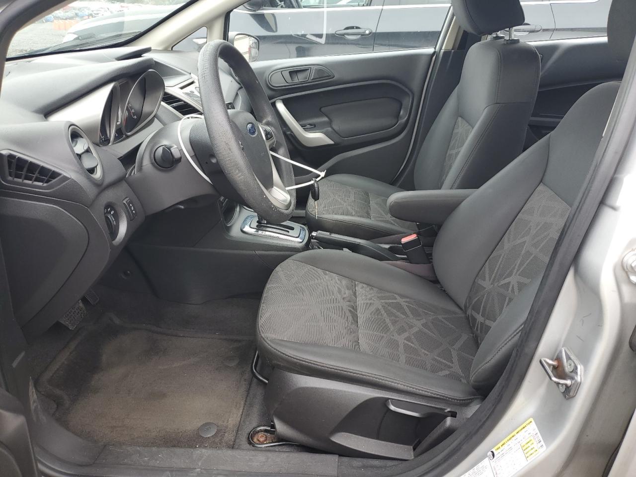 2012 Ford Fiesta Se - Image 7