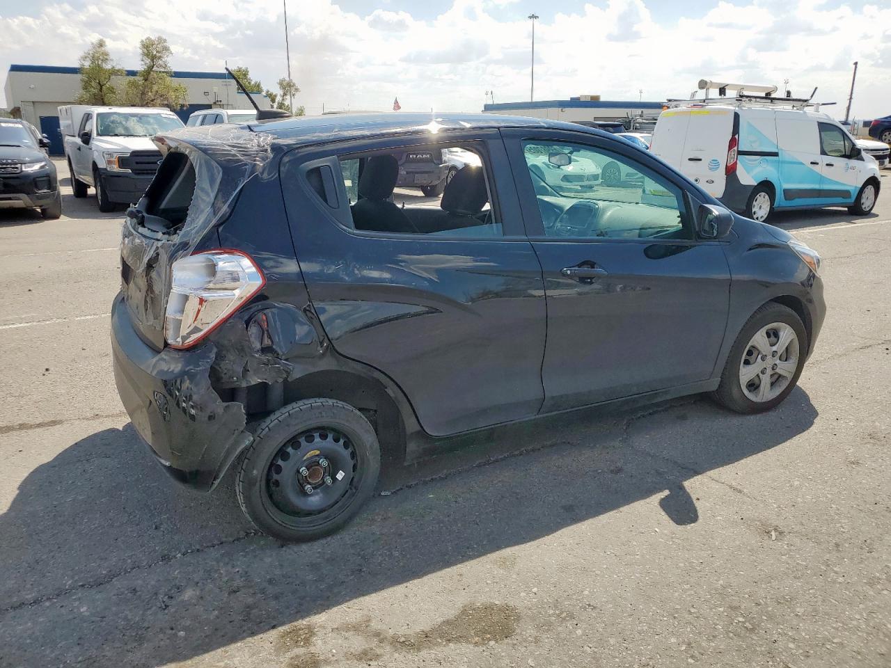 2022 Chevrolet Spark Ls - Фото 3