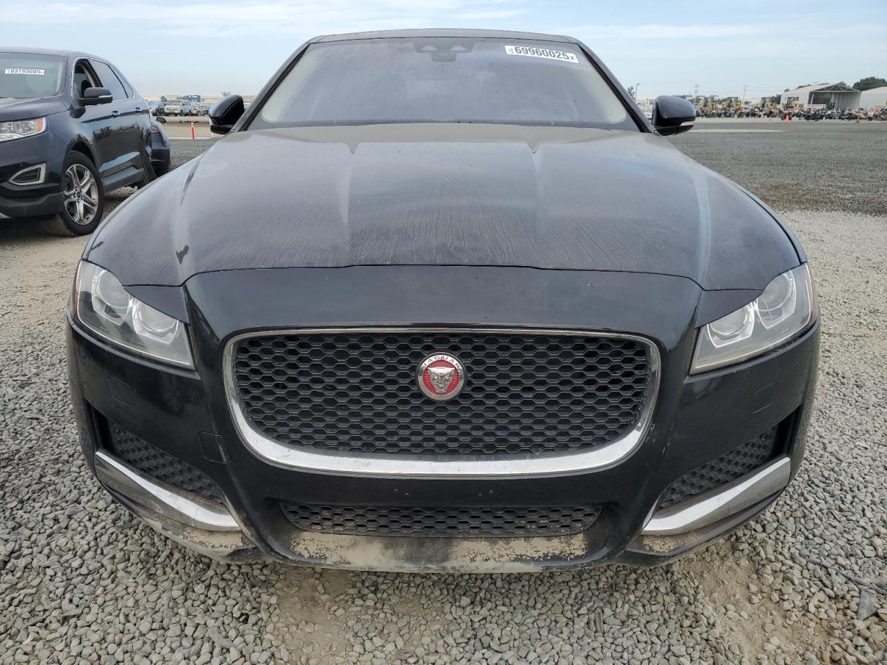 2017 Jaguar Xf Premium - Image 5