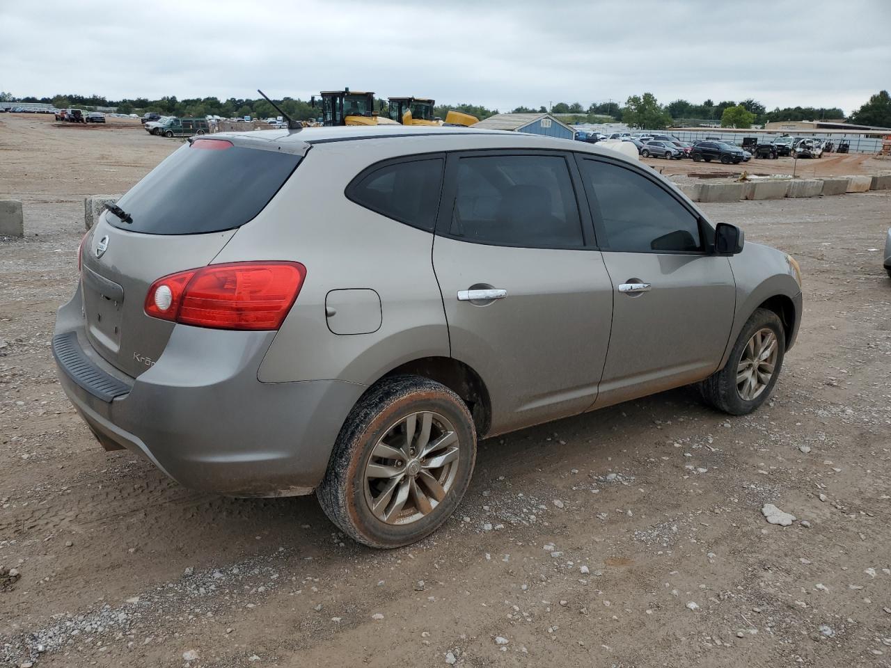 2010 Nissan Rogue S - Image 3