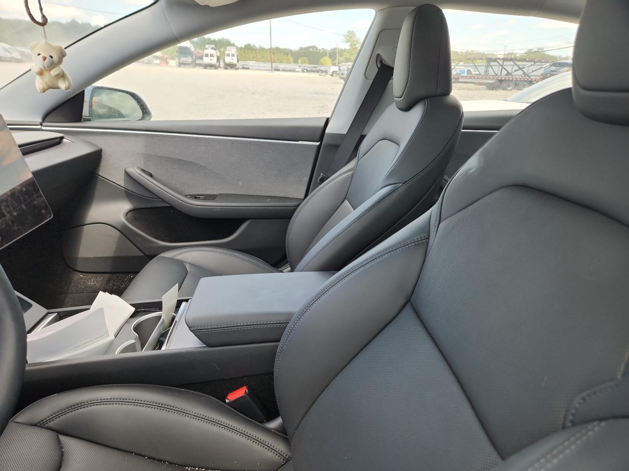 2025 Tesla Model 3 - Фото 7