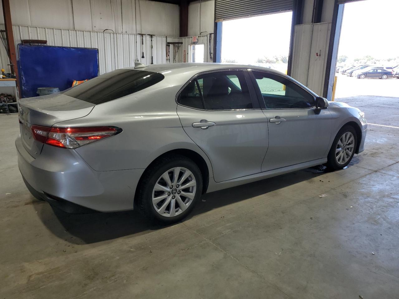 2019 Toyota Camry L - Image 3