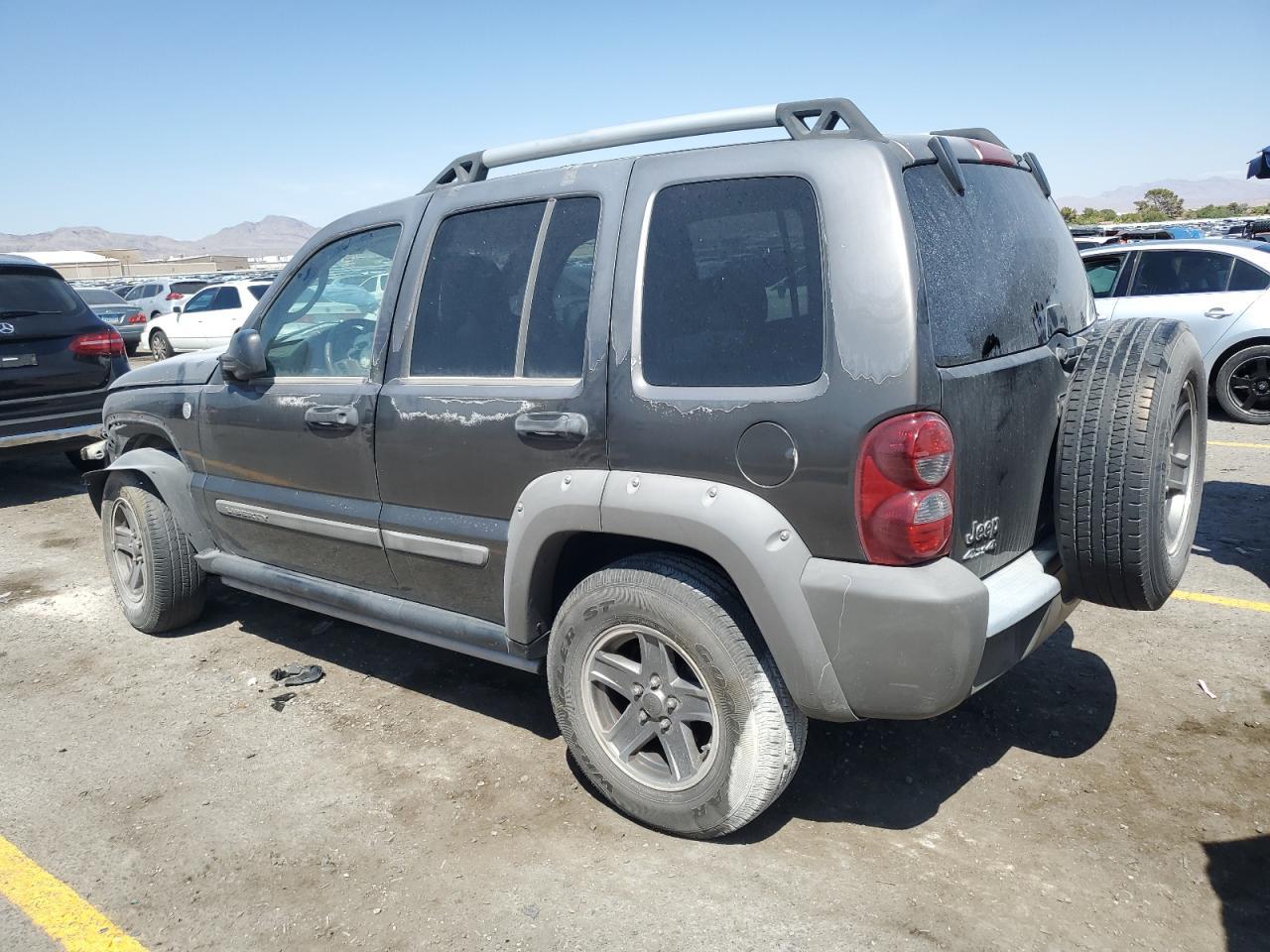 2005 Jeep Liberty Renegade - Фото 2