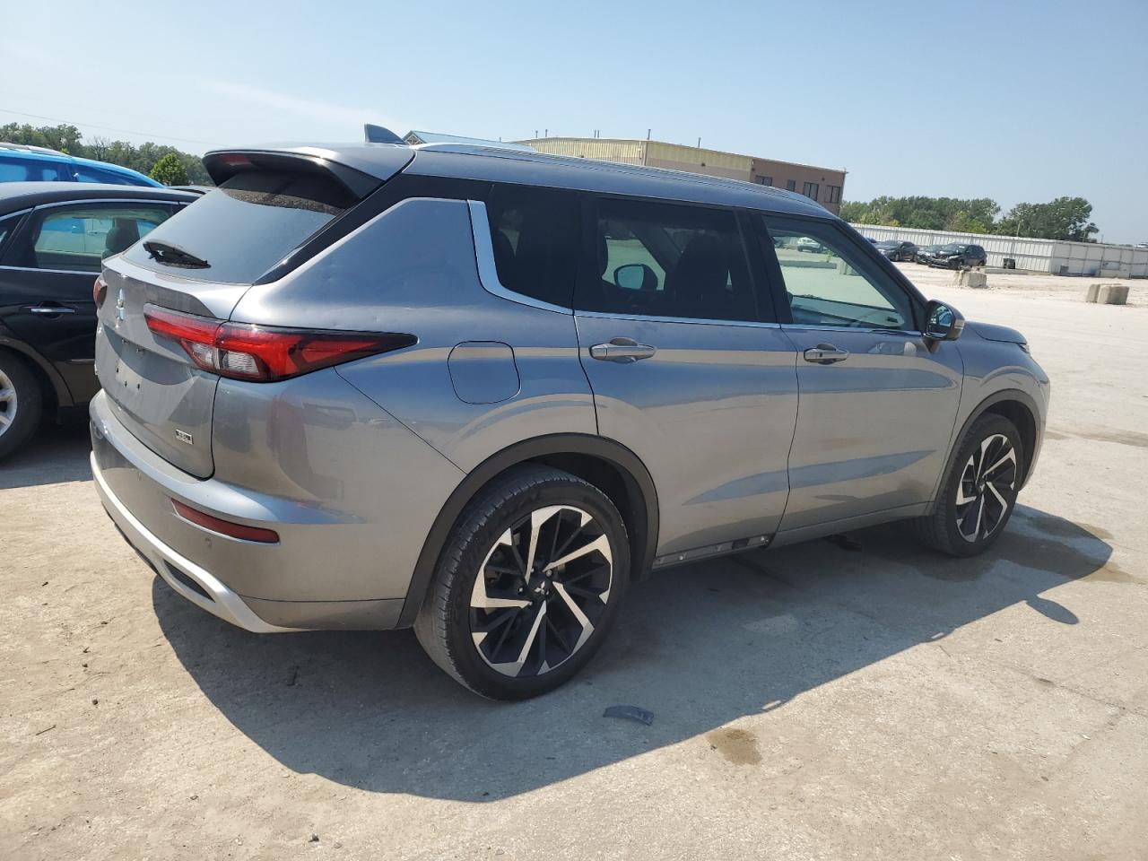 2022 Mitsubishi Outlander Sel - Фото 3
