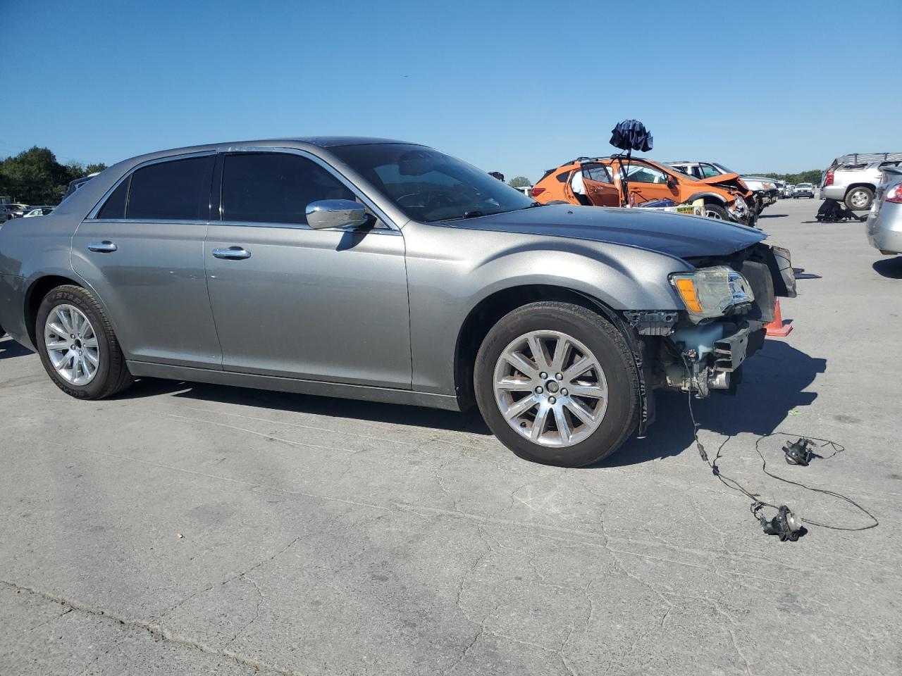 2011 Chrysler 300 Limited - Фото 4