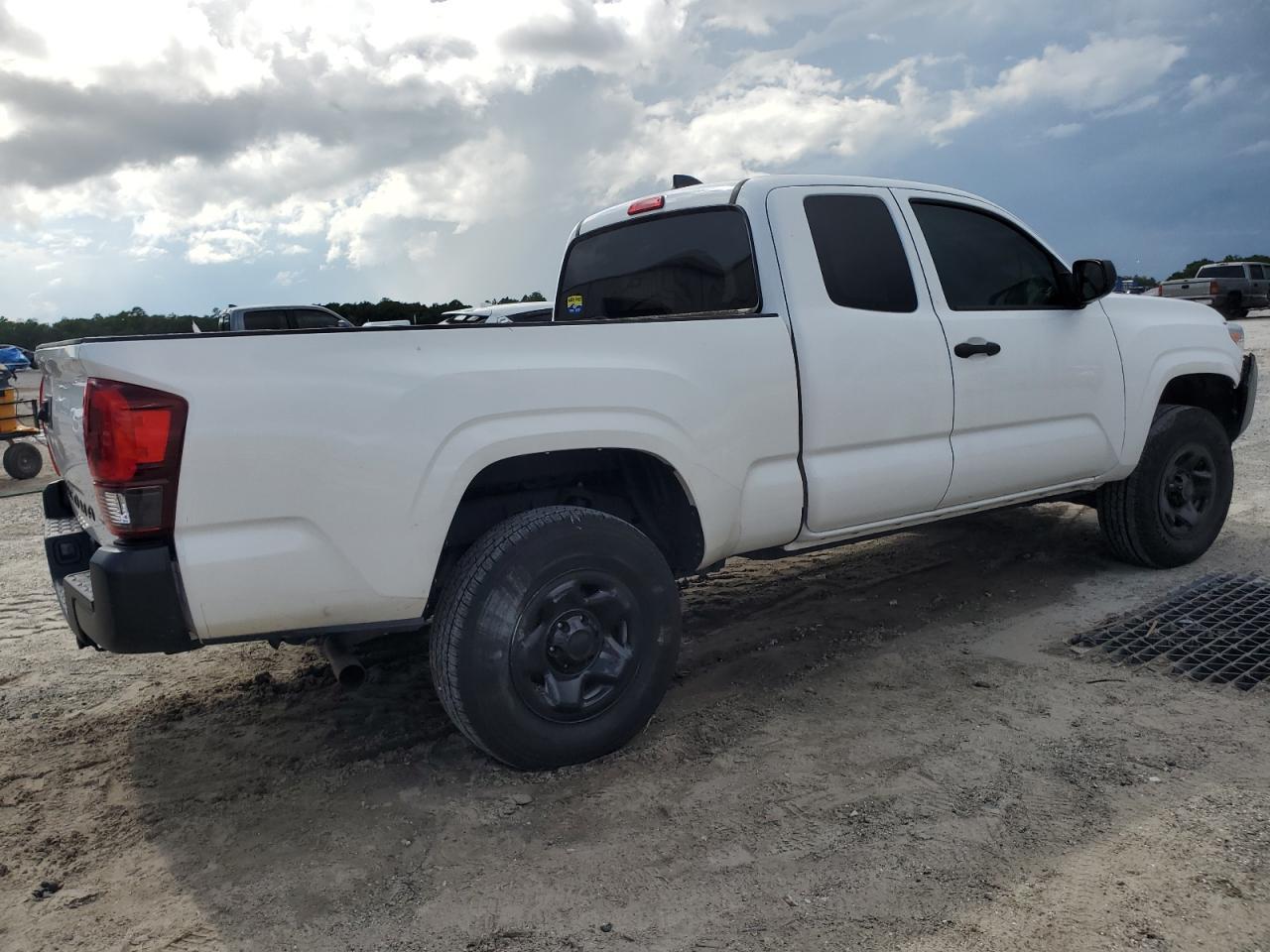2022 Toyota Tacoma Access Cab - Image 3