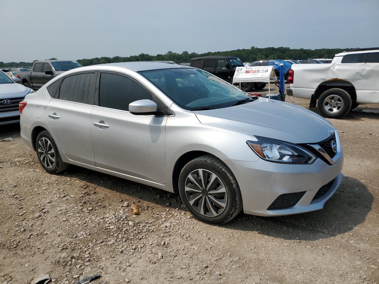 2019 Nissan Sentra S - Фото 4