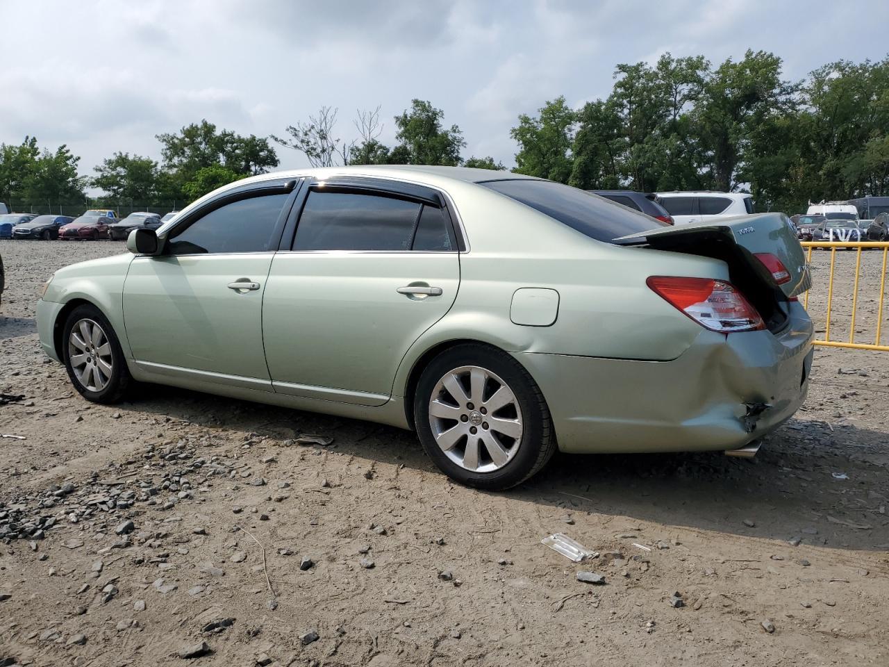 2006 Toyota Avalon Xl - Image 2