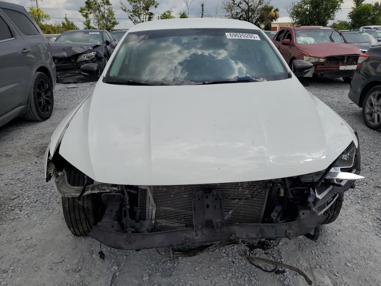 2016 Volkswagen Passat S - Image 5