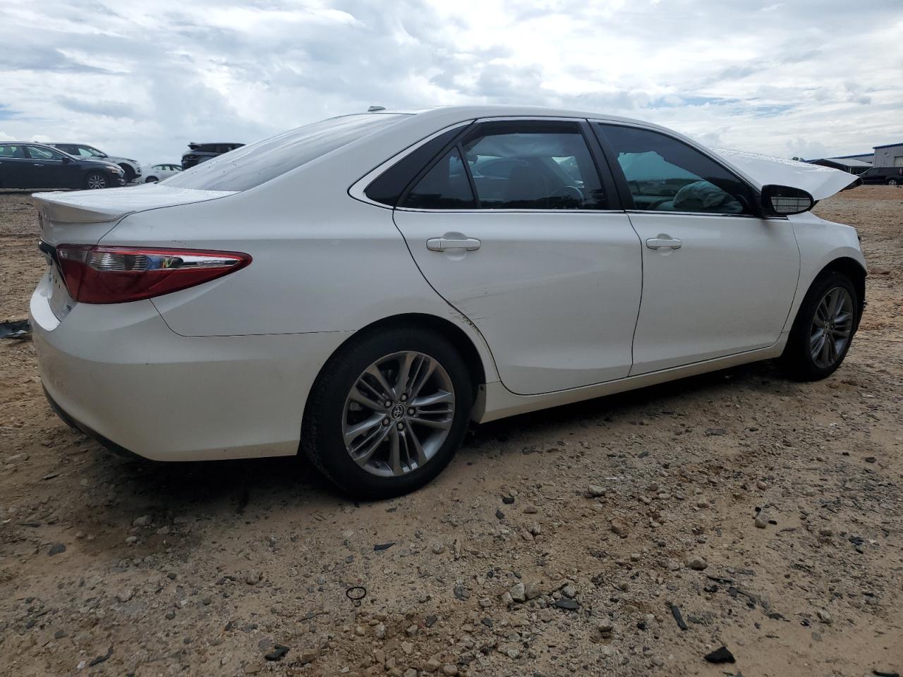 2015 Toyota Camry Le - Фото 3