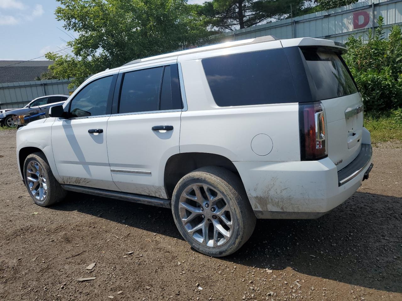 2015 GMC Yukon Denali - Image 2