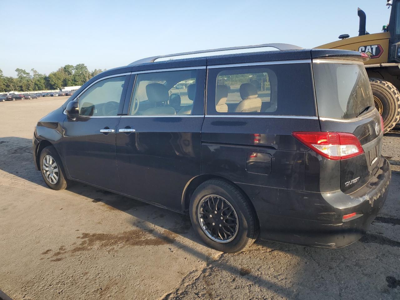 2014 Nissan Quest S - Фото 2