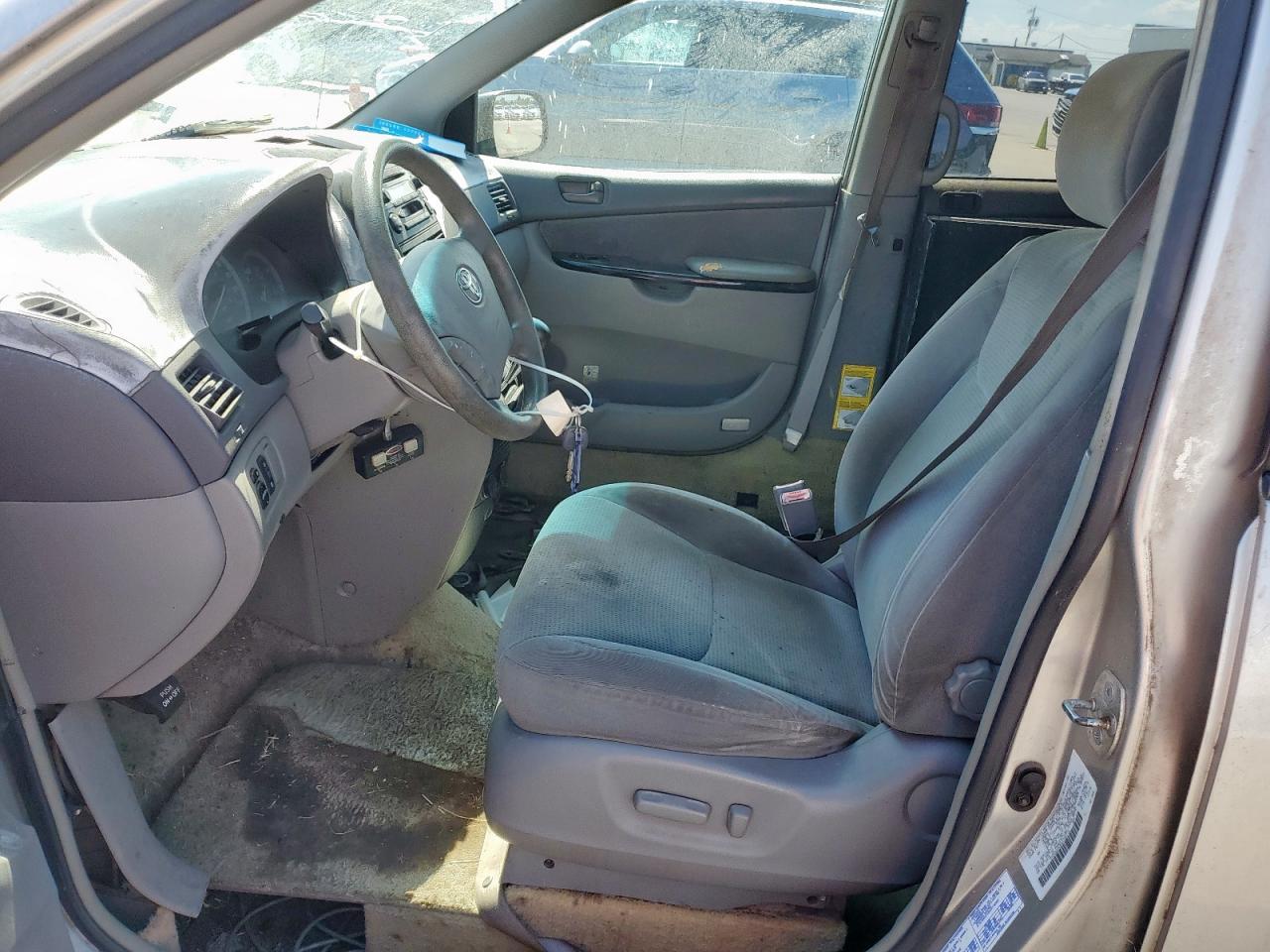 2004 Toyota Sienna Ce - Фото 7