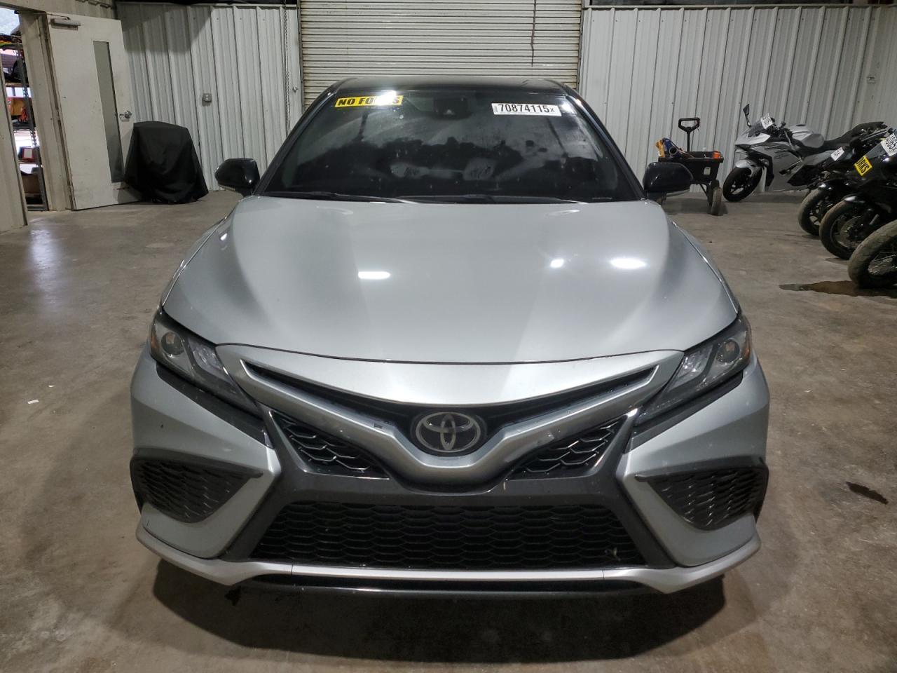 2022 Toyota Camry Xse - Фото 5
