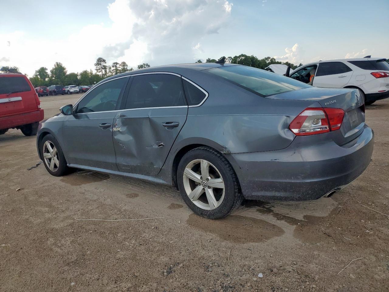 2012 Volkswagen Passat Se - Фото 2