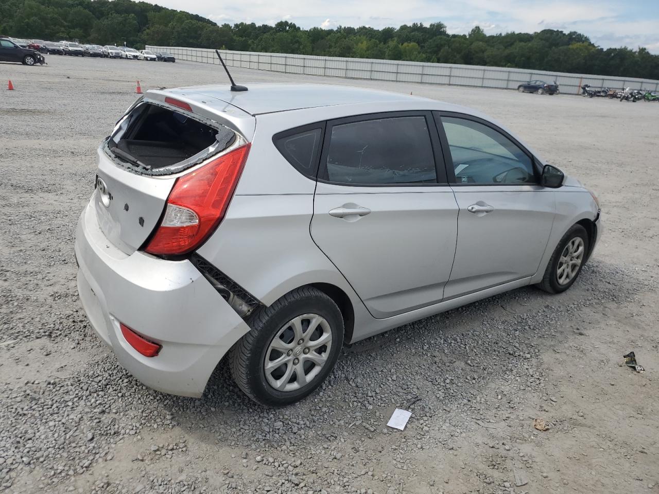2014 Hyundai Accent Gls - Фото 3