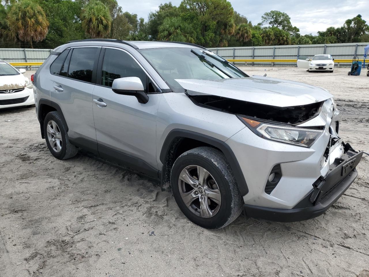 2021 Toyota Rav4 Xle - Фото 4