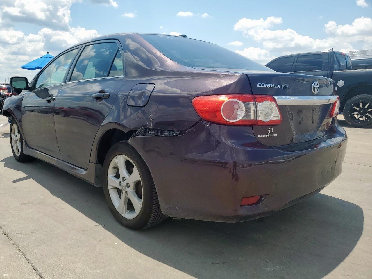 2013 Toyota Corolla Base - Фото 2