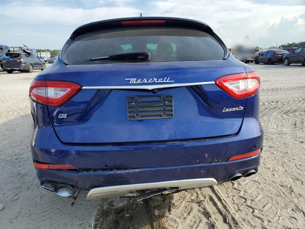 2018 Maserati Levante Luxury - Image 6