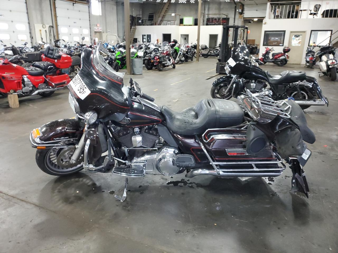 2011 Harley-Davidson Flhtcu - Image 3