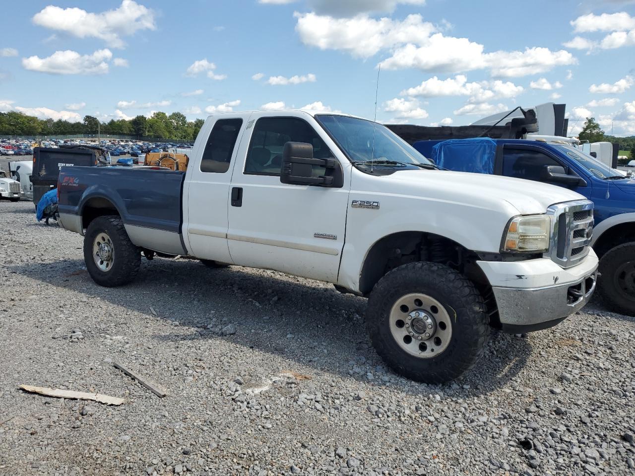 2005 Ford F250 Super Duty - Image 4