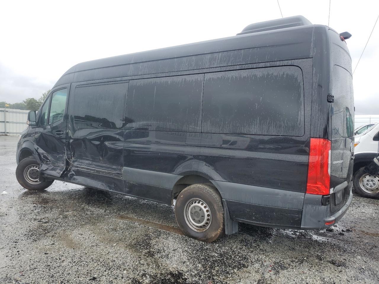 2022 Mercedes-Benz Sprinter 2500 - Image 2