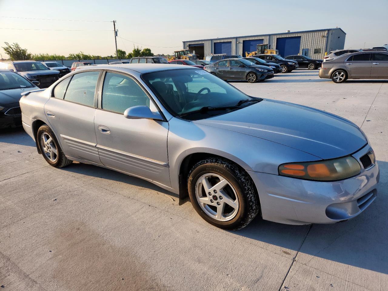 2005 Pontiac Bonneville Se - Image 4