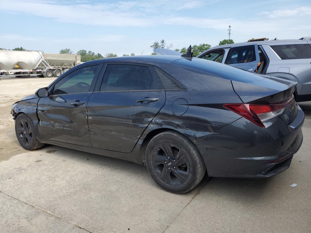 2022 Hyundai Elantra Sel - Фото 2