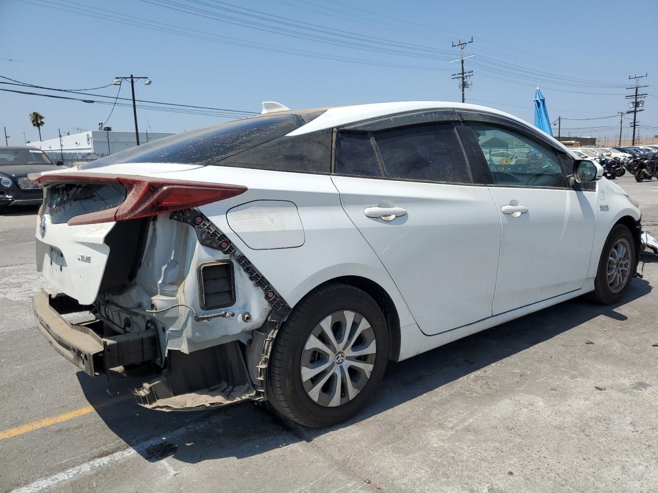 2021 Toyota Prius Prime Le - Image 3