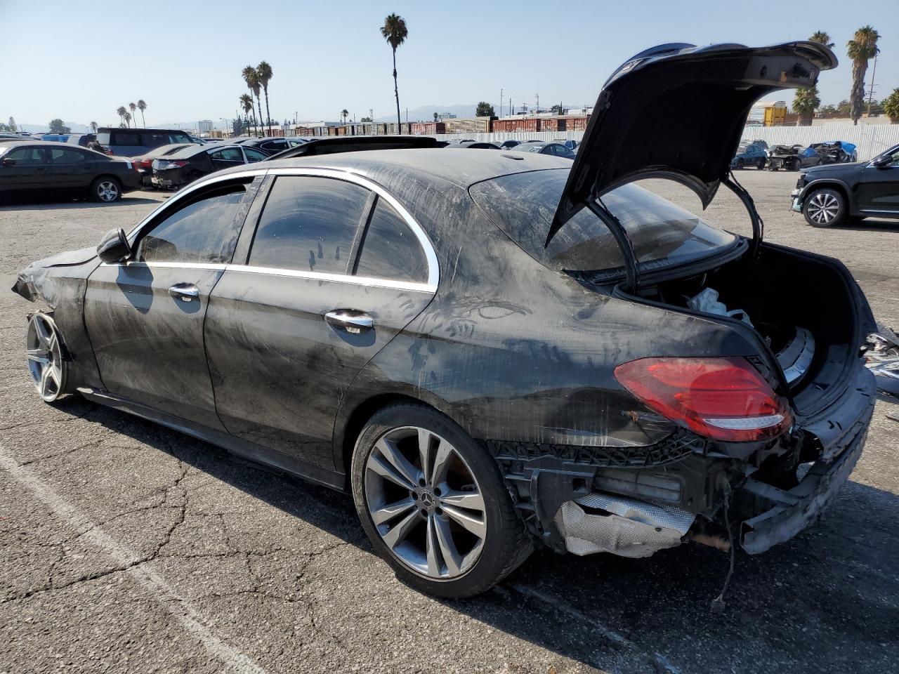 2020 Mercedes-Benz E 350 - Фото 2