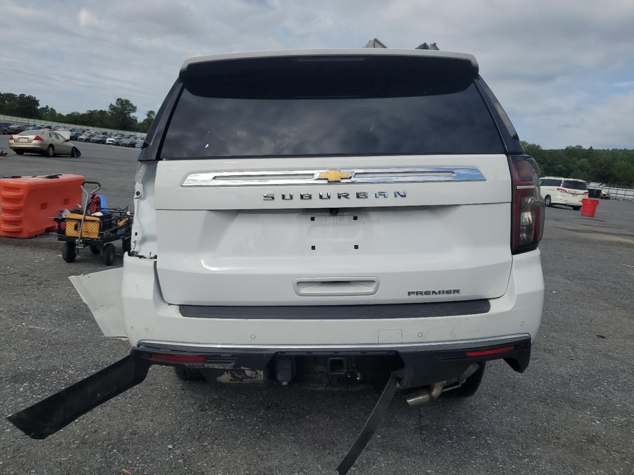 2024 Chevrolet Suburban K1500 Premier - Image 6
