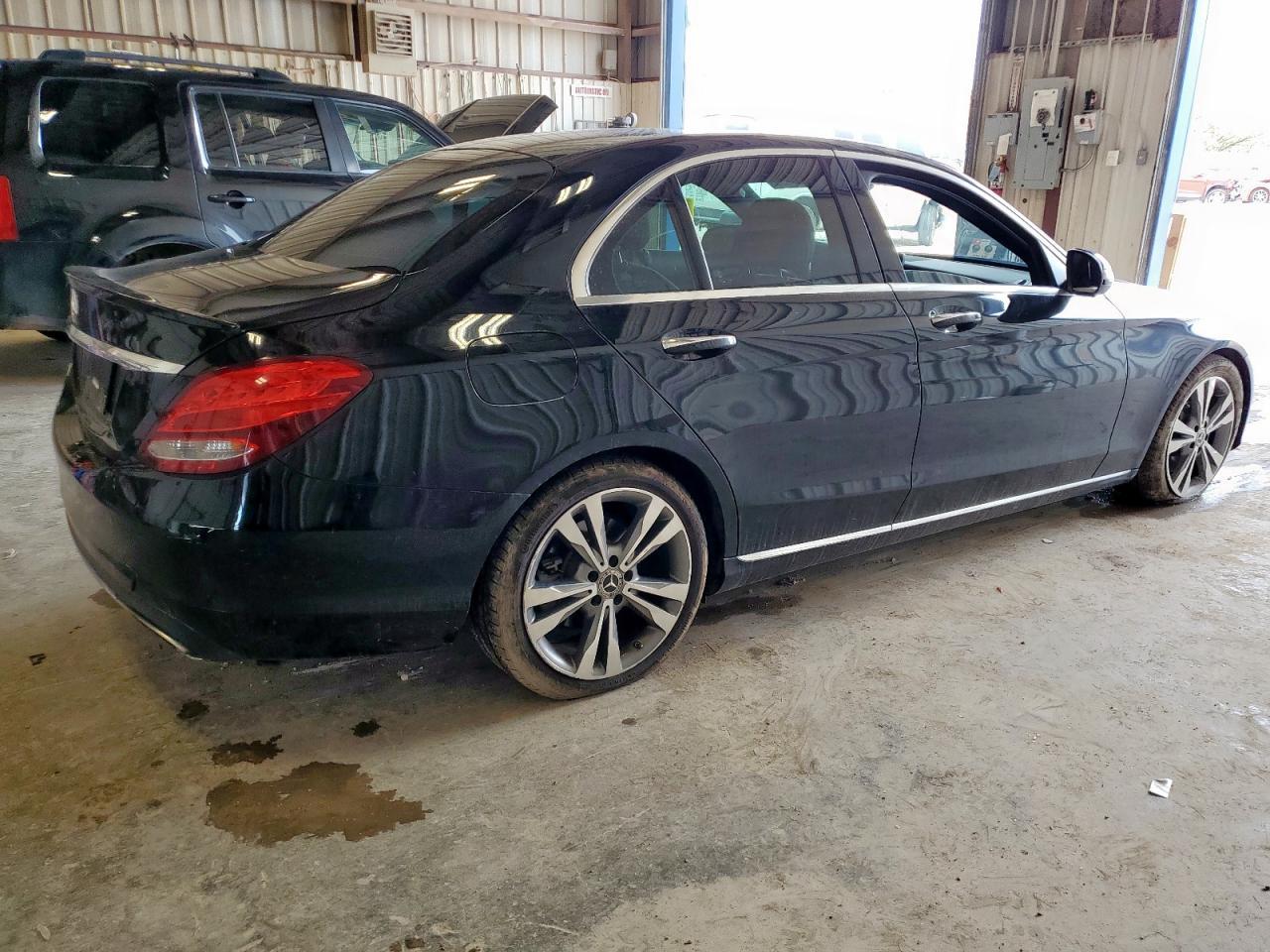 2018 Mercedes-Benz C 300 - Фото 3