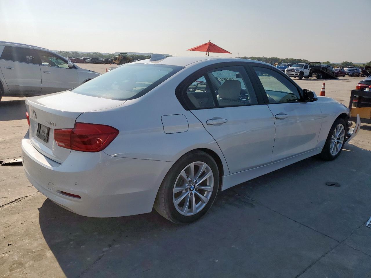 2017 BMW 320 I - Фото 3