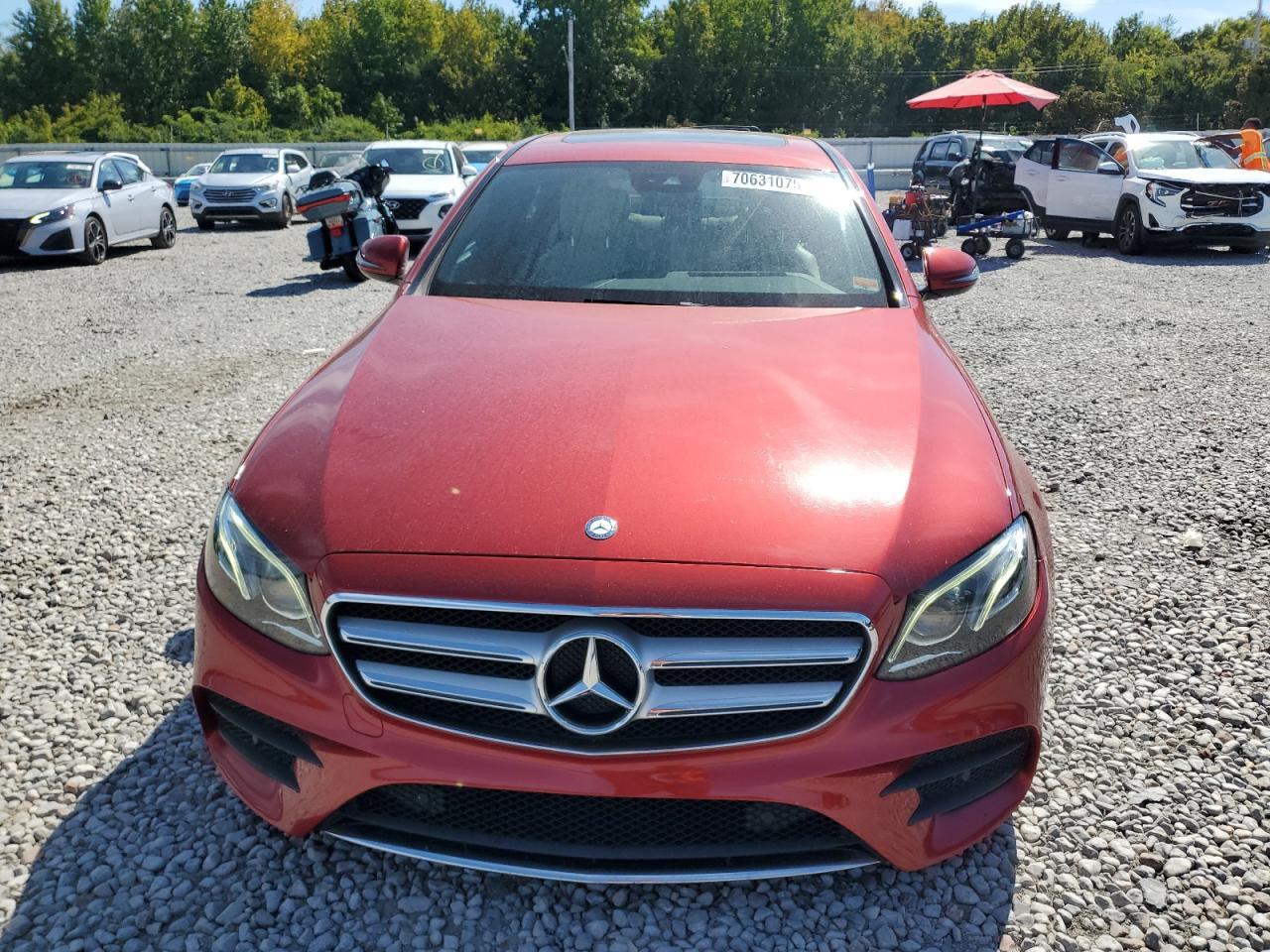2017 Mercedes-Benz E 300 - Фото 5