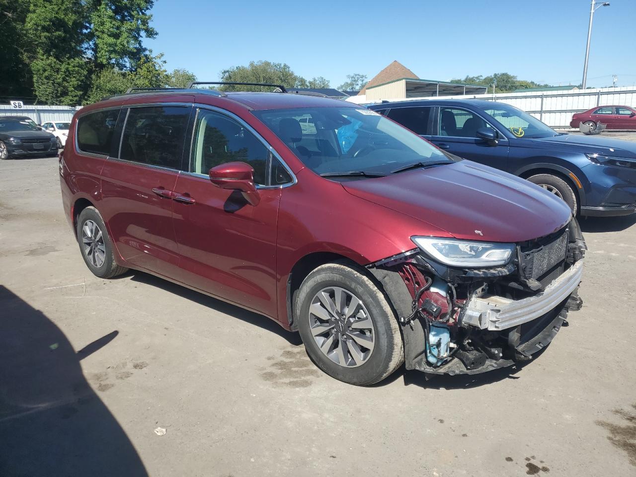2021 Chrysler Pacifica Hybrid Touring L - Фото 4