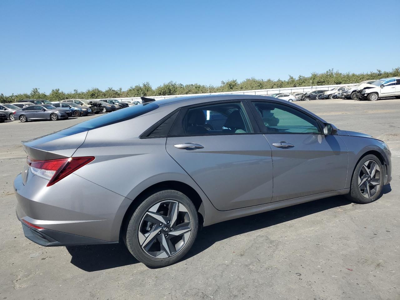 2023 Hyundai Elantra Sel - Фото 3