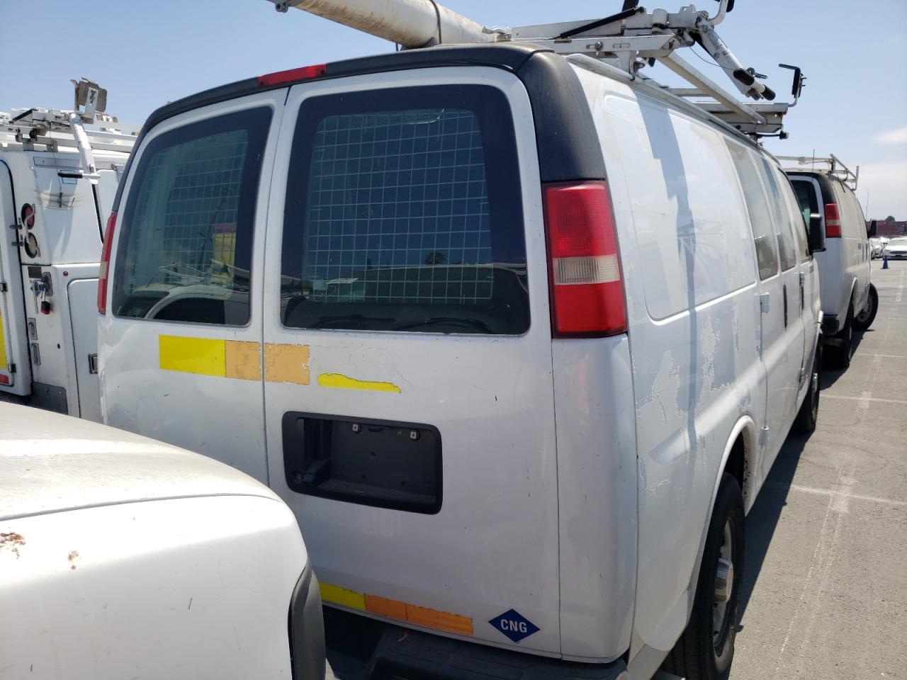 2014 Chevrolet Express G2500 Cargo - Prior Fleet - Фото 3