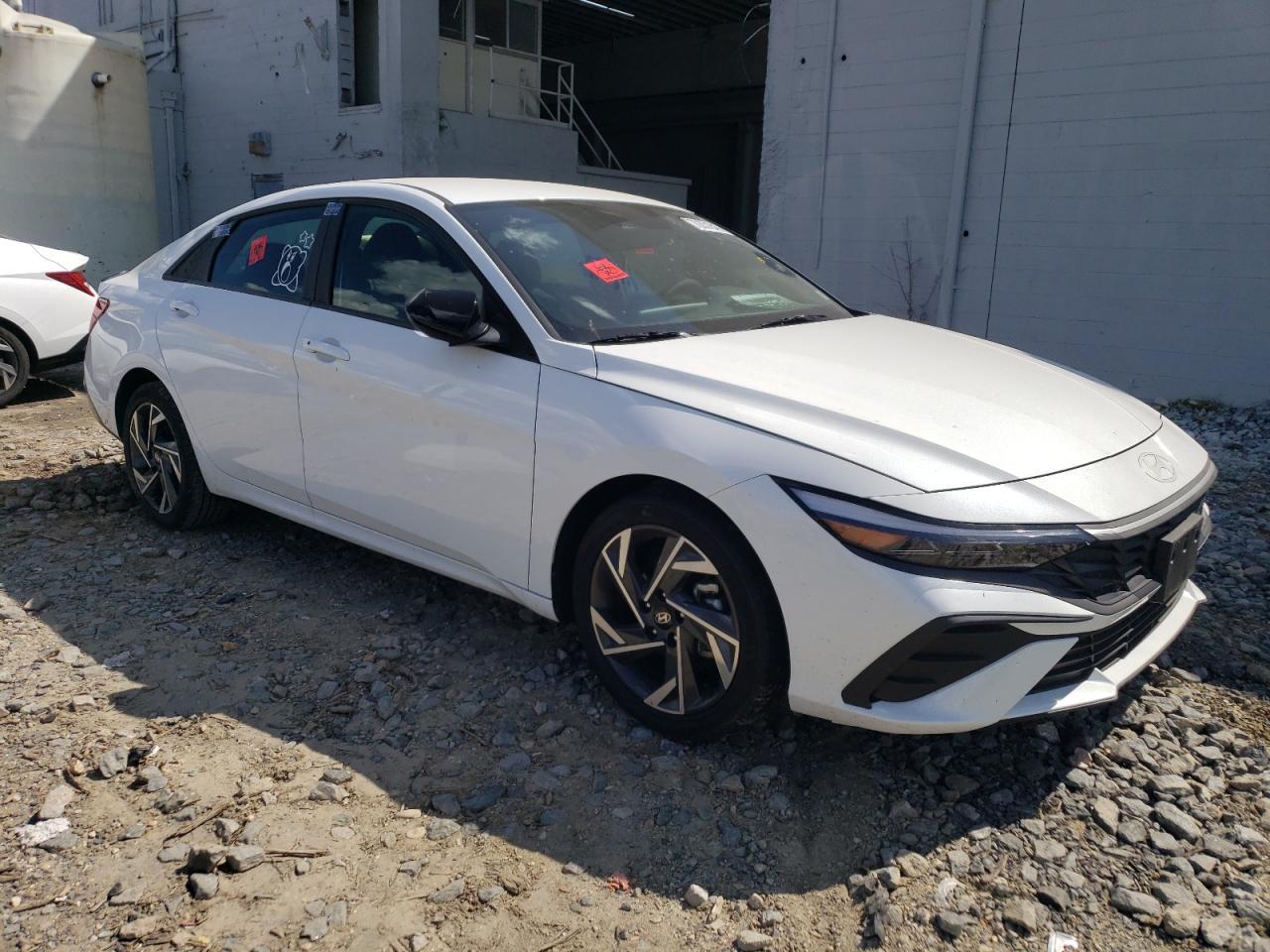 2025 Hyundai Elantra Sel Sport - Image 4