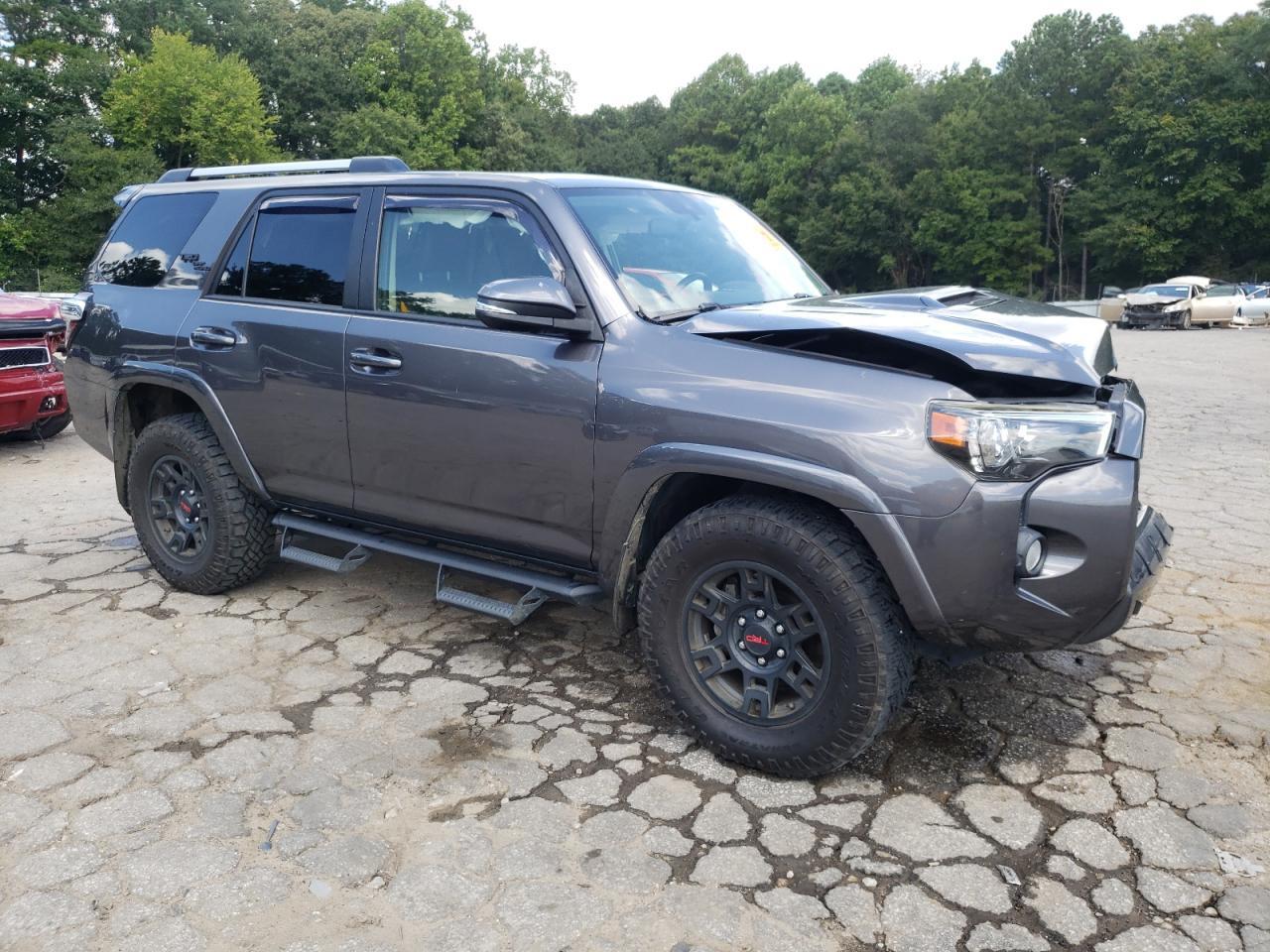 2018 Toyota 4Runner Sr5/Sr5 Premium - Image 4