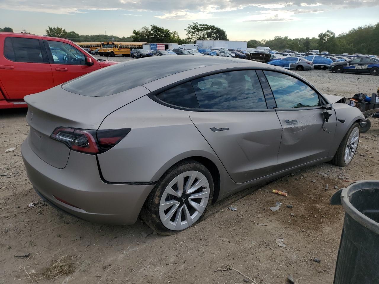 2023 Tesla Model 3 - Фото 3