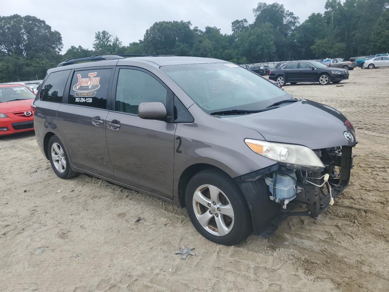 2015 Toyota Sienna Le - Image 4