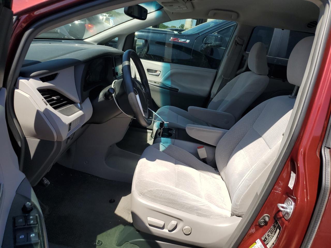 2017 Toyota Sienna Le - Фото 7