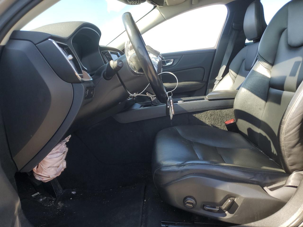 2019 Volvo S60 T6 Momentum - Фото 7