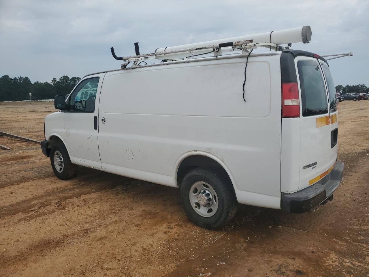 2013 Chevrolet Express G2500 - Image 2