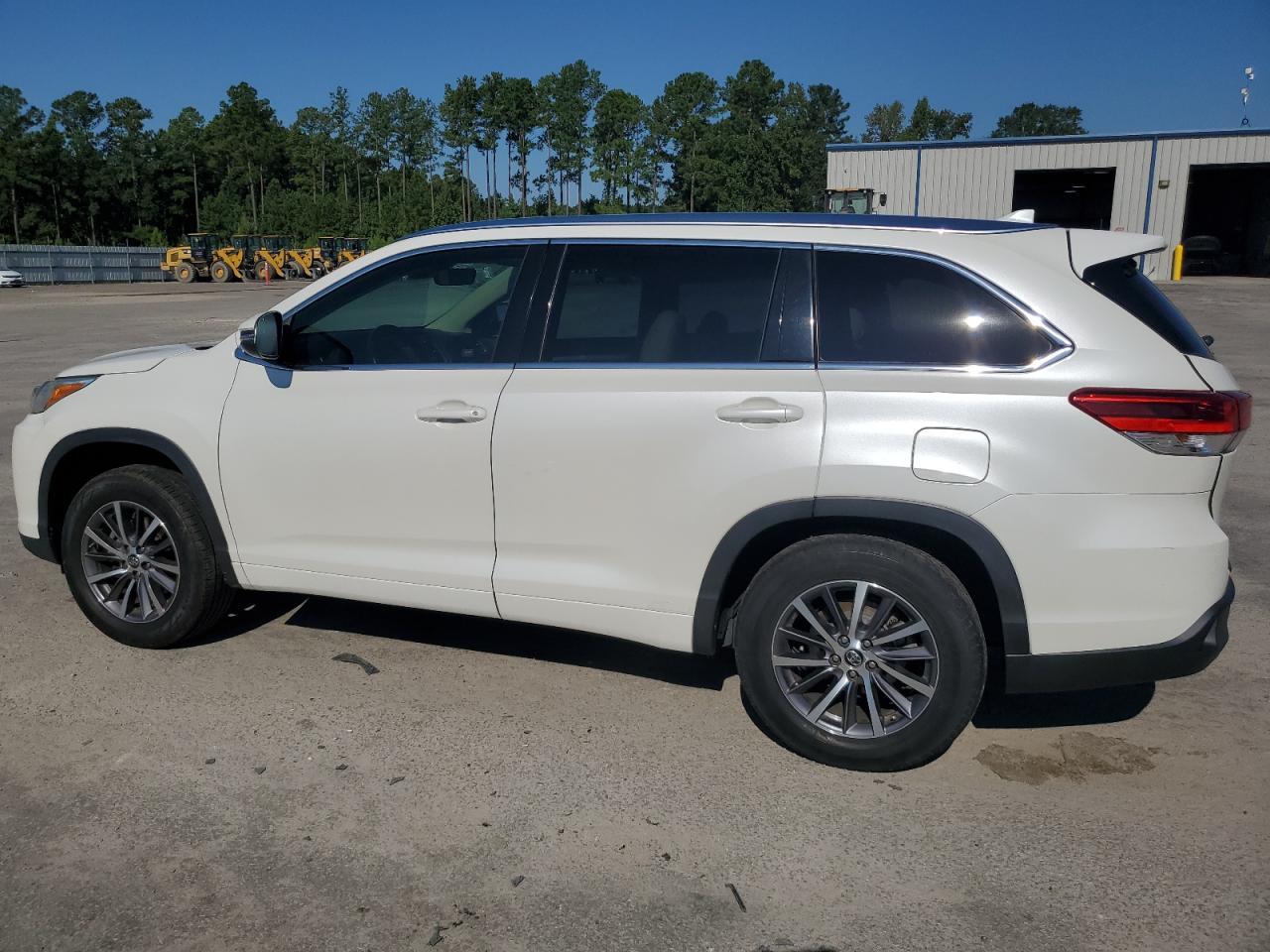 2018 Toyota Highlander Se - Фото 2