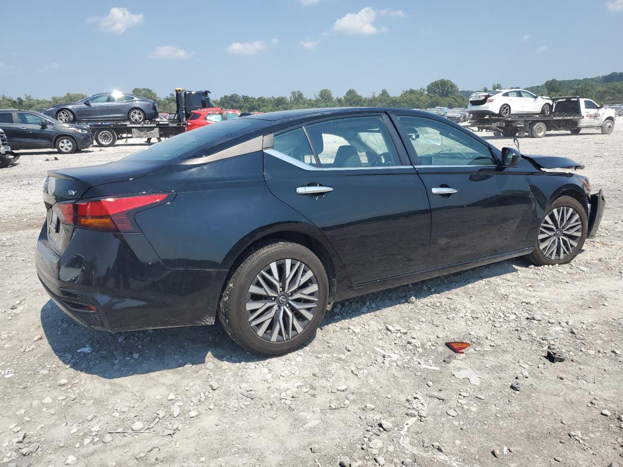 2024 Nissan Altima Sv - Image 3