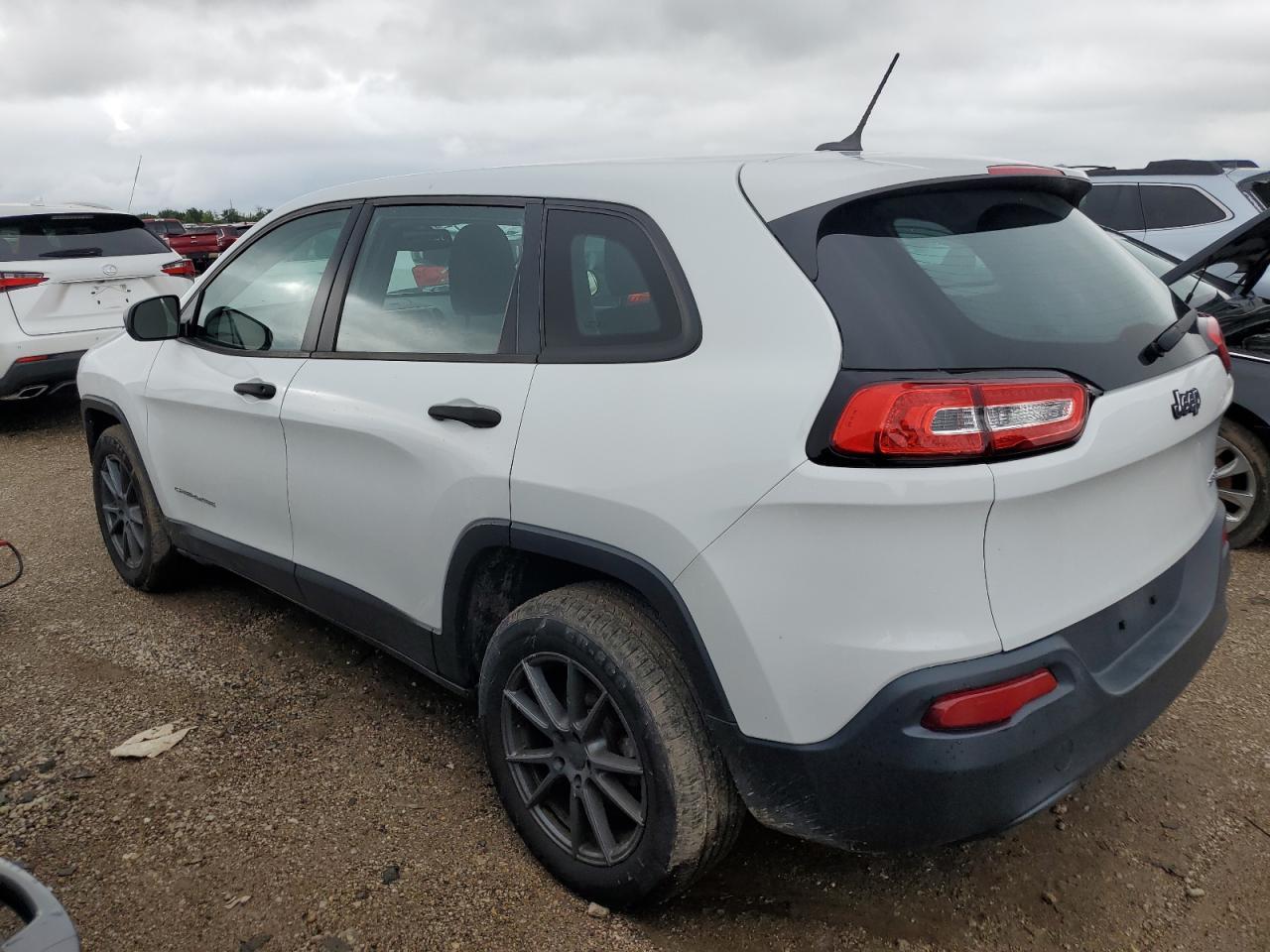 2016 Jeep Cherokee Sport - Фото 2